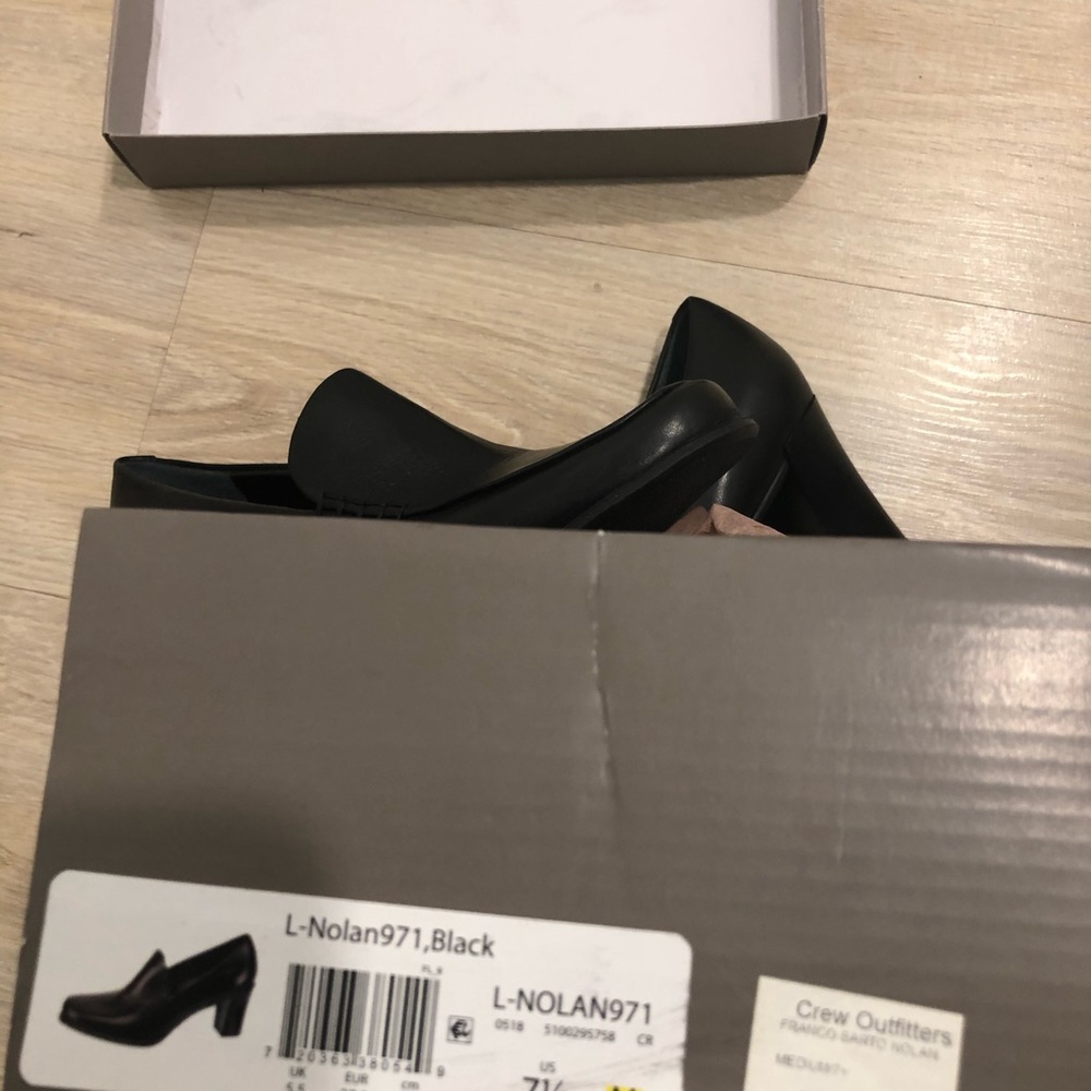 Shoes - Picture 3 of 8